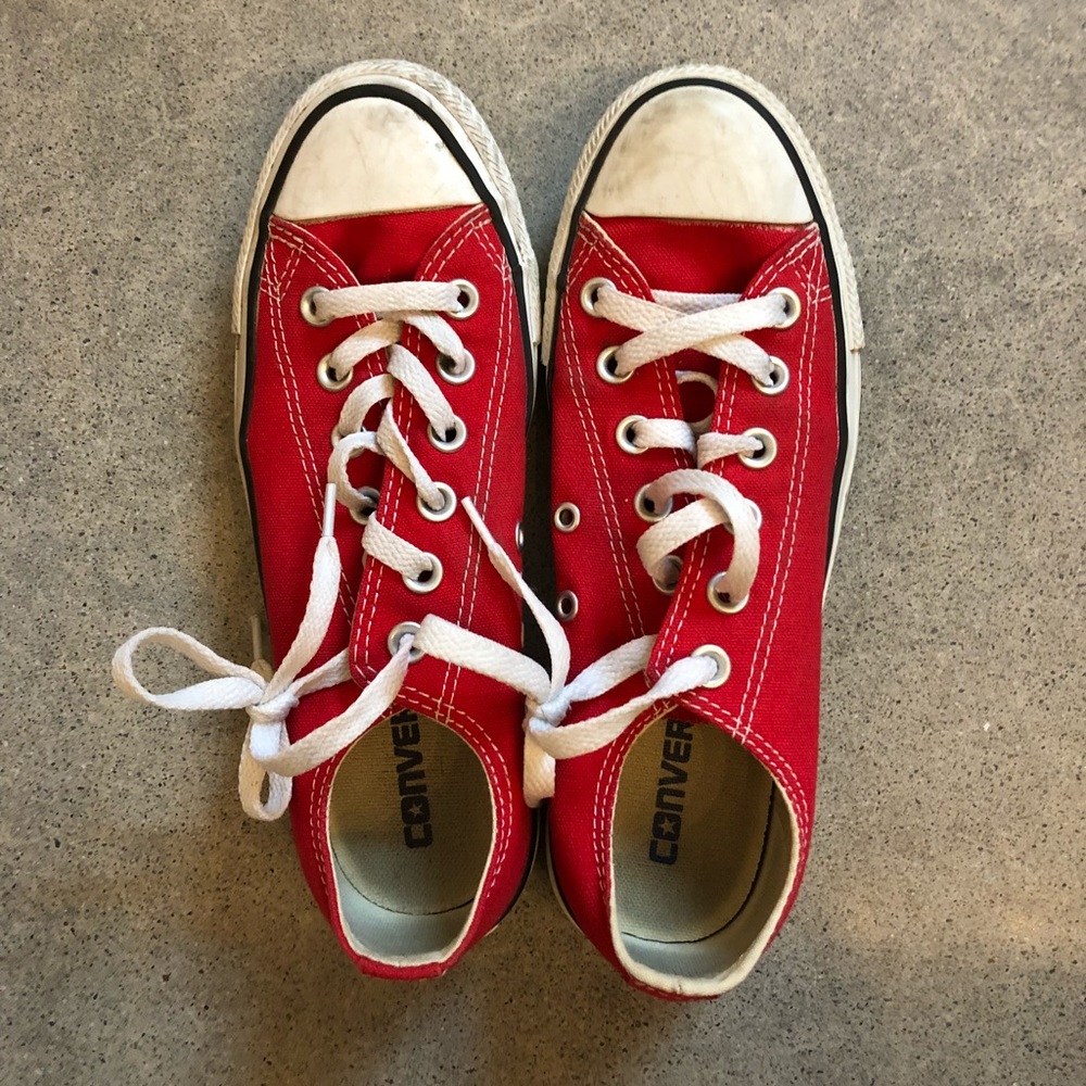 Red Converse Chuck Taylor women’s size 6.5